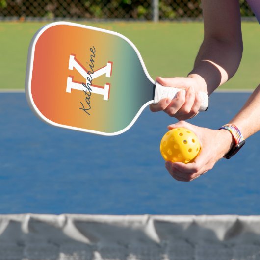 Raquette De Pickleball Moderne nom monogrammé Cool Dégradé (Insitu)