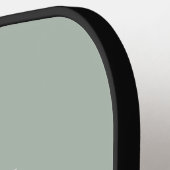 Raquette De Pickleball Monogramme de style moderne vert sauge (Détail gauche)