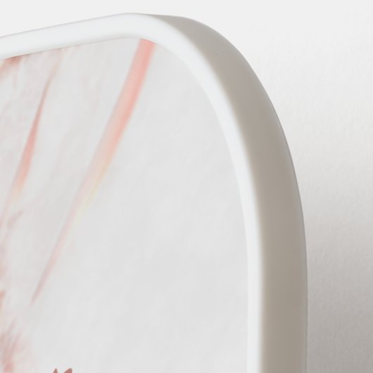 Raquette De Pickleball Monogramme en marbre rose Filles personnalisées in (Détail gauche)