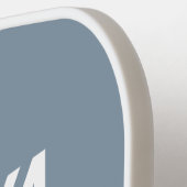 Raquette De Pickleball Monogramme moderne Dusty Blue Pickleball Paddle (Détail gauche)