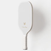 Raquette De Pickleball Monogramme Moderne Gris Clair Or en Écriture Manus (Gauche)