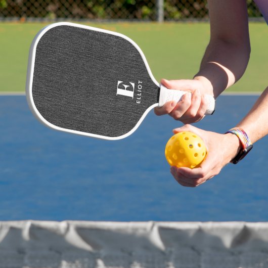 Raquette De Pickleball Monogramme Nom || Blanc Cool sur Impression Denim (Insitu)