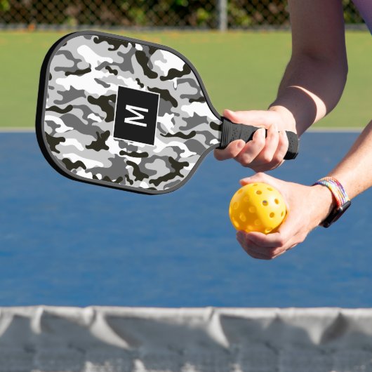 Raquette De Pickleball Motif de camouflage noir et blanc Monogramme (Insitu)