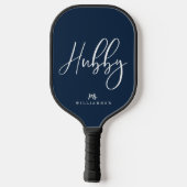 Raquette De Pickleball Navy Modern Minimal Hubby Script Nom personnalisé (Verso)