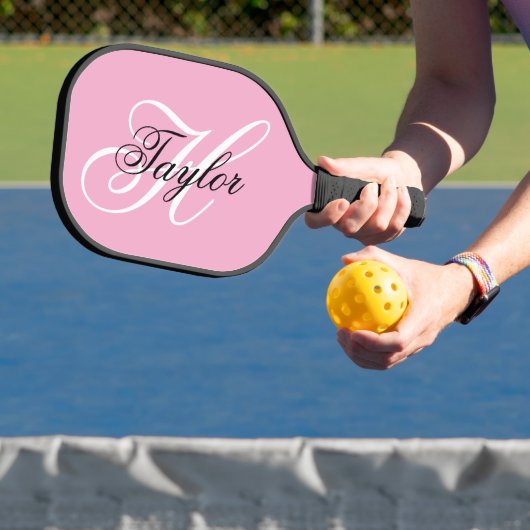 Raquette De Pickleball Noir et blanc Fatigue Monogramme rose (Insitu)