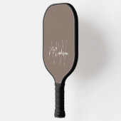 Raquette De Pickleball Nom de monogramme moderne Script Taupe (Gauche)