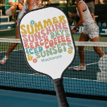 Raquette De Pickleball Nom du monogramme rose d'été Super<br><div class="desc">Été Dit Plage Rétro Couchers de soleil de café glacé</div>