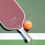 Raquette De Pickleball Nom initial du monogramme or rose<br><div class="desc">arrière - plan de couleur or rose. Personnalisez et ajoutez vos initiales monographiques,  lettres et nom complet. Lettres blanches.</div>