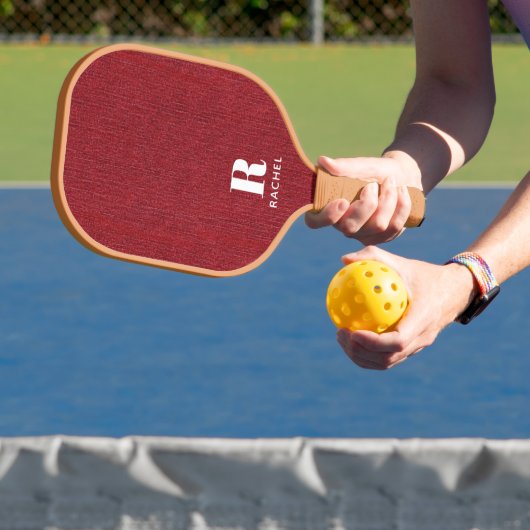 Raquette De Pickleball Nom Monogramme || Impression de denim rouge rubis (Insitu)