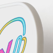 Raquette De Pickleball Party Like It’s 1999®™ – Neon Soundtrack (Détail gauche)