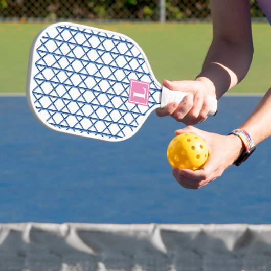 Raquette De Pickleball Preppy Blue Trellis Bamboo Petit Monogramme Motif (Insitu)
