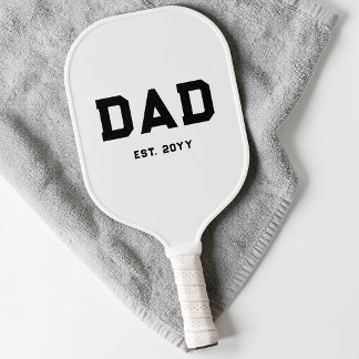 Raquette De Pickleball Typographie Simple Noir et Blanc Moderne Papa Est