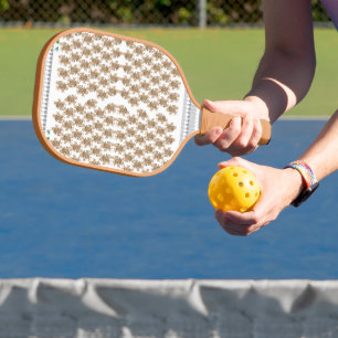 Raquette De Pickleball un arrière - plan blanc avec des fleurs marron