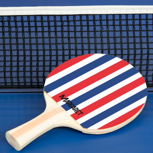 Raquette de ping pong avec monogramme bleu et roug (Insitu)