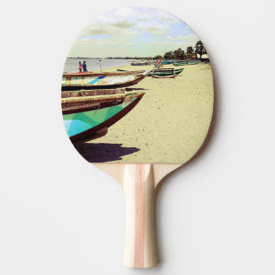 Raquette De Ping Pong Bateaux sur la plage tropicale