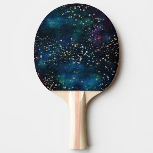 Raquette De Ping Pong Bleu et or sous le ciel nocturne d'étoiles
