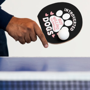 Raquette De Ping Pong Chien Introverti Mais Prêt à Discuter des Chiens