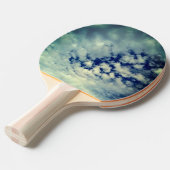 Raquette De Ping Pong Ciel foncé, à travers les nuages (Devant Angle)