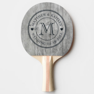 Raquette De Ping Pong Cœur de monogramme de mariage en bois gris