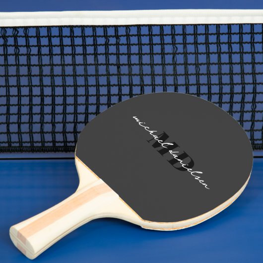 Raquette De Ping Pong Cool moderne noir et blanc Script initial Monogram (Insitu)