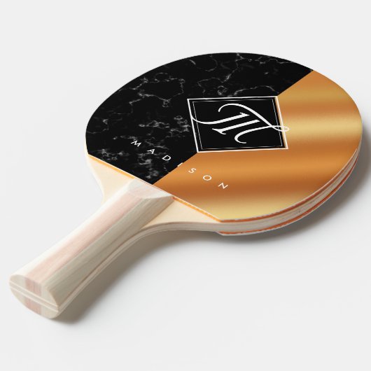 Raquette De Ping Pong Élégant noir marbre et cuivre Script Monogramme (Devant Angle)