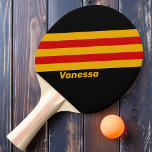 Raquette De Ping Pong Grèves vintages de la capitale avec nom<br><div class="desc">Le Vintage Capital City Stripes avec le nom Ping Pong Paddle ajoute une touche audacieuse et élégante à tout jeu. Dotée d'un design rayé classique et d'une esthétique d'inspiration rétro, cette pagaie se distingue par son charme intemporel. L'option de personnaliser avec un nom en fait un choix unique et réfléchi...</div>