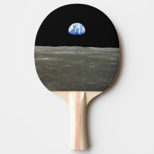 Raquette De Ping Pong La Terre de Lune dans l'espace noir