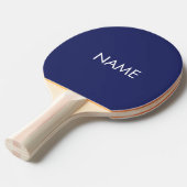 Raquette De Ping Pong Monogramme de texte personnalisé bleu marine minim (Devant Angle)