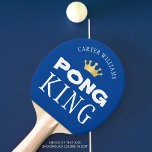 Raquette De Ping Pong PING PONG KING Personnalisé modifiable noir<br><div class="desc">Accompagnez le roi du ping-pong d'une pagaie personnalisée PONG KING avec votre choix de couleur arrière - plan. CHANGEMENT DE COULEUR : Modifiez l'arrière - plan bleu en cliquant sur l'onglet CUSTOMISER PLUS LOIN. Contactez le concepteur via Zazzle Conversation ou makeitaboutyoustore@gmail.com si vous souhaitez modifier ce design.</div>