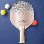 Raquette De Ping Pong Rose Gold<br><div class="desc">Or rose - Blush Rose et Argent Faux Foil Parties scintillant à étincelle métallique brossé Monogramme en métal Nom Ping Pong Paddle. Cela rend le cadeau parfait pour 16 ans,  mariage,  douche nuptiale,  anniversaire,  baby shower ou bachelorette pour quelqu'un qui aime le luxe glam et les styles chic.</div>