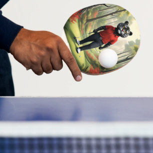Raquette De Ping Pong Tiger Jouant Au Golf Dans Les Bois,