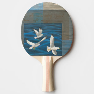 Raquette De Ping Pong Trois mouettes blanches volant au-dessus de l'eau