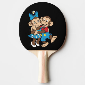 Raquette De Ping Pong Zina et Mimo flirtent.