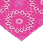 Raspberry en witte bloemen tafelkleed (Gekanteld)