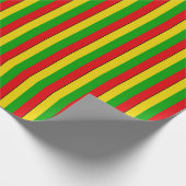 Rasta vlag gekleurd gestreept cadeaupapier (Hoek)
