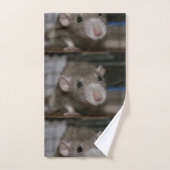 Rat curieux (Serviette à main)