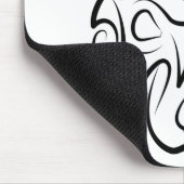 Rat met zwarte en witte tribale muismat (Hoek)