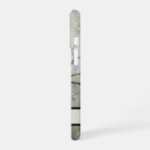 Raven Perched Phone Case - Rustic Grunge iPhone 16 Hoesje (Linkerkant)