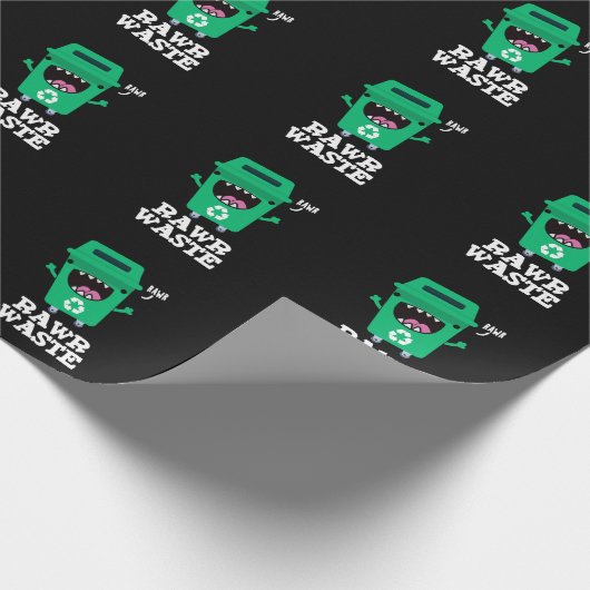 Raw Waste Funny Garbage Pun Dark BG Cadeaupapier (Hoek)