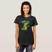 Rawrk en Roll Funny Rocker Dinosaur Pun Dark BG T-shirt (Voorkant volledig)