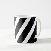 Rayures blanches et noires sur un mug classique (Devant droit)