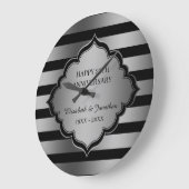 Rayures noires et grises et cadre Grande horloge (Angle)