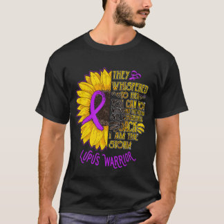 RD Ze waren gegrift op haar Lupus Warrior Lupus T-shirt