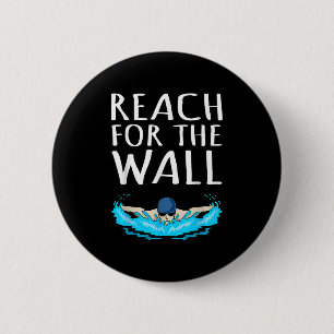 Reach for Wall Fun Swimmer Swimming Coach Mannen W Ronde Button 5,7 Cm