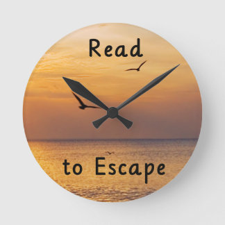 Read to Escape Wall Clock | Book Lover Quote Ronde Klok