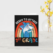 Ready To Attack First 1st Grade Teacher Kids Back Kaart (Gele Bloem)