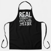 Real Dads Play met Fire BBQ Large Black Apron Schort (Voorkant)