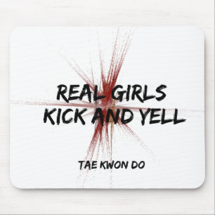 Real Girls Kick en Yell Taekwondo Muismat