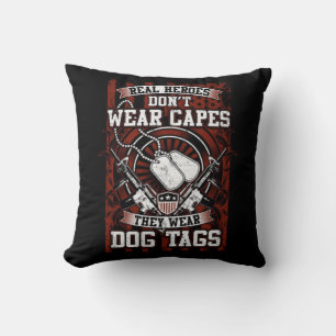 Real Heroes Draag Dog Tags Kussen