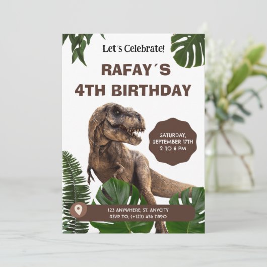 Realistische T-Rex Oerwoud Dinosaurus Verjaardag Kaart (Staand voorkant)